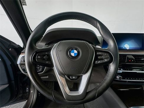 Used 2019 BMW 540i xDrive w/ Premium Package image 11