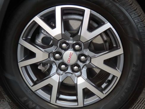 Certified 2023 GMC Acadia SLT image 7