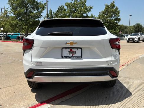 Used 2025 Chevrolet Trax LT w/ LT Convenience Package FWD image 7