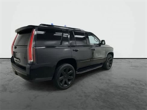 Used 2020 Cadillac Escalade Luxury image 4