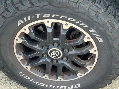 Used 2022 Toyota Tundra SR5 w/ TRD Off-Road Package AWD/4WD image 22