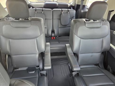 Used 2025 Ford Explorer Active w/ Active Comfort Package AWD/4WD image 31
