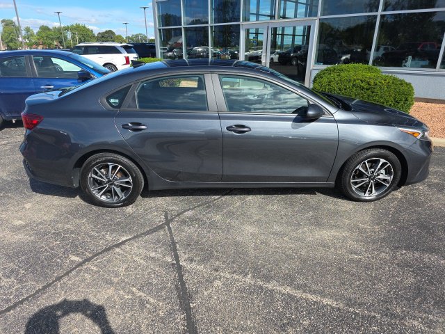 Used 2022 Kia Forte LXS FWD image 11