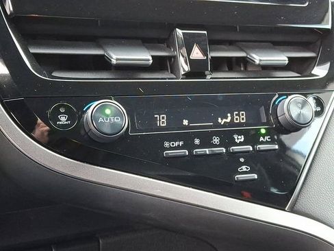 Certified 2022 Toyota Camry SE AWD/4WD image 18