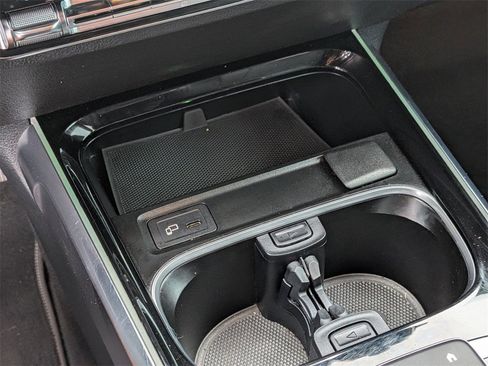 Used 2020 Mercedes-Benz GLB 250 image 33