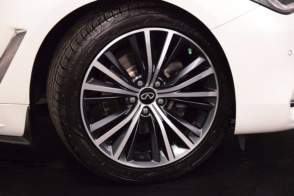Used 2022 INFINITI Q60 3.0t Luxe w/ Essential Package AWD/4WD image 12