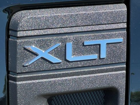 Used 2026 Ford Maverick XLT w/ XLT Luxury Package AWD/4WD image 2
