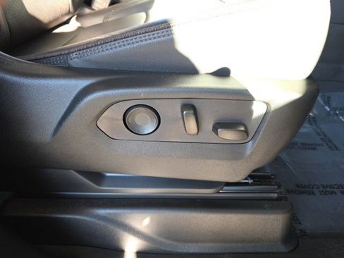 Used 2024 Chevrolet Tahoe High Country image 13