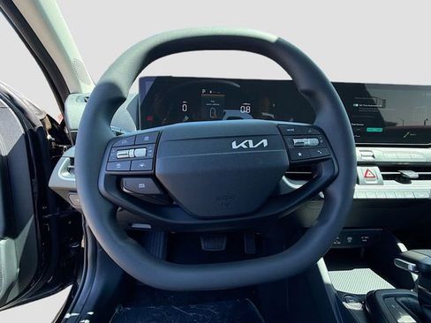 New 2026 Kia K4 LXS FWD image 11