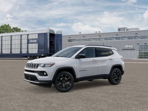 New 2026 Jeep Compass Latitude image 2
