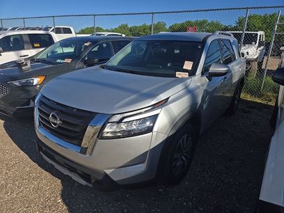 Used 2025 Nissan Pathfinder SL