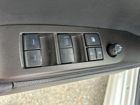 Used 2023 Toyota Camry SE FWD image 18