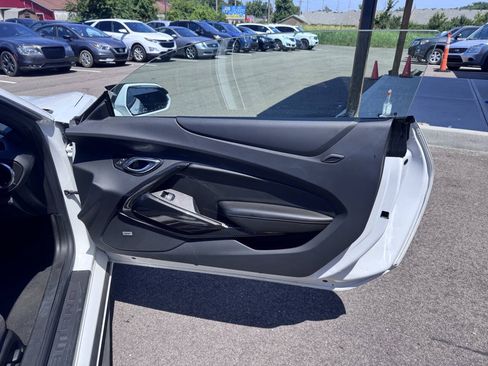 Used 2017 Chevrolet Camaro LT w/ Technology Package RWD image 16
