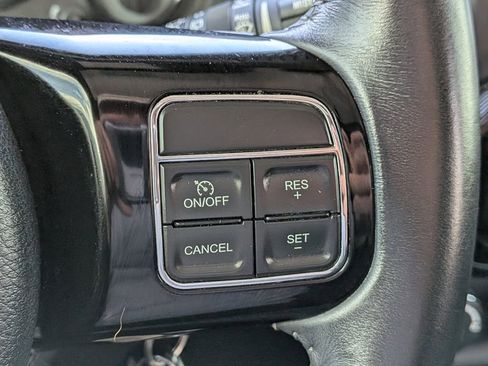 Used 2017 Jeep Wrangler Unlimited Sahara image 25