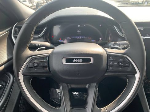 Used 2023 Jeep Grand Cherokee L Laredo AWD/4WD image 9