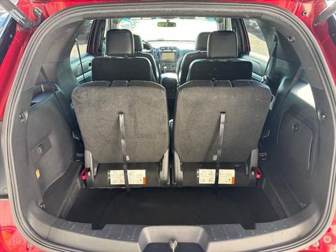Used 2016 Ford Explorer XLT w/ Equipment Group 202A FWD image 3