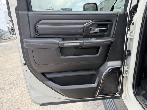 Used 2023 RAM 2500 Limited AWD/4WD image 16