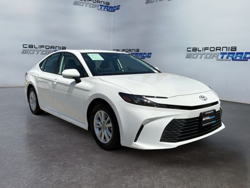 Used 2026 Toyota Camry LE FWD image 3