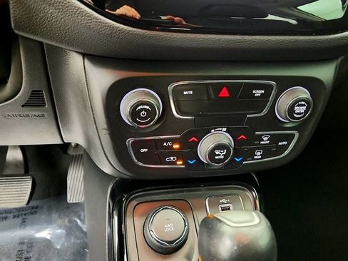 Used 2019 Jeep Compass Latitude AWD/4WD image 17