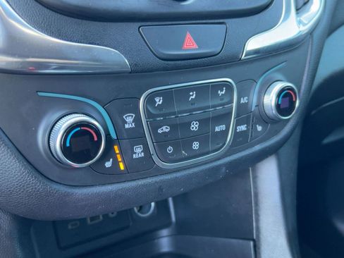 Certified 2019 Chevrolet Equinox LT image 17