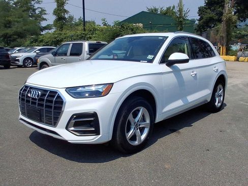 Used 2023 Audi Q5 2.0T Premium w/ Convenience Package AWD/4WD image 4
