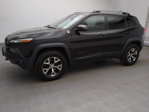Used 2015 Jeep Cherokee Trailhawk w/ Cold Weather Group AWD/4WD image 2