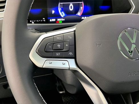 Certified 2023 Volkswagen Tiguan SE w/ Panoramic Sunroof Package image 18