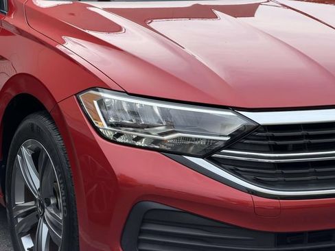 Certified 2023 Volkswagen Jetta SE FWD image 10