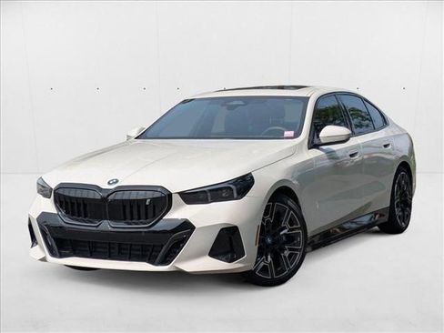 Used 2025 BMW i5 xDrive40 w/ M Sport Package image 1