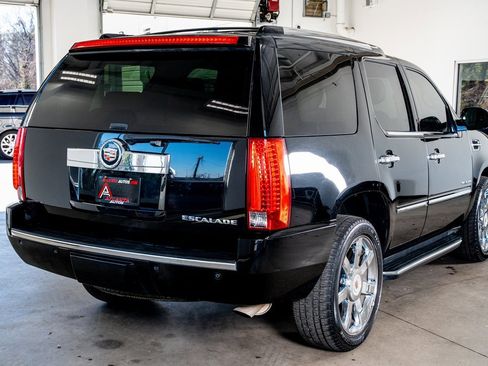 Used 2014 Cadillac Escalade Luxury image 6