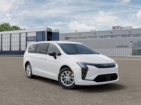 New 2027 Chrysler Pacifica Select AWD/4WD image 5