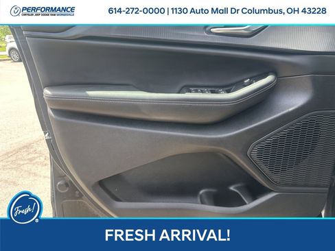 Used 2025 Jeep Grand Cherokee Laredo image 12