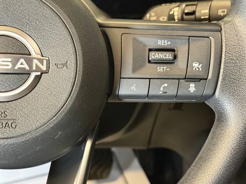 Used 2025 Nissan Kicks SV FWD image 12