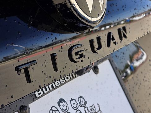 New 2026 Volkswagen Tiguan SE R-Line image 7