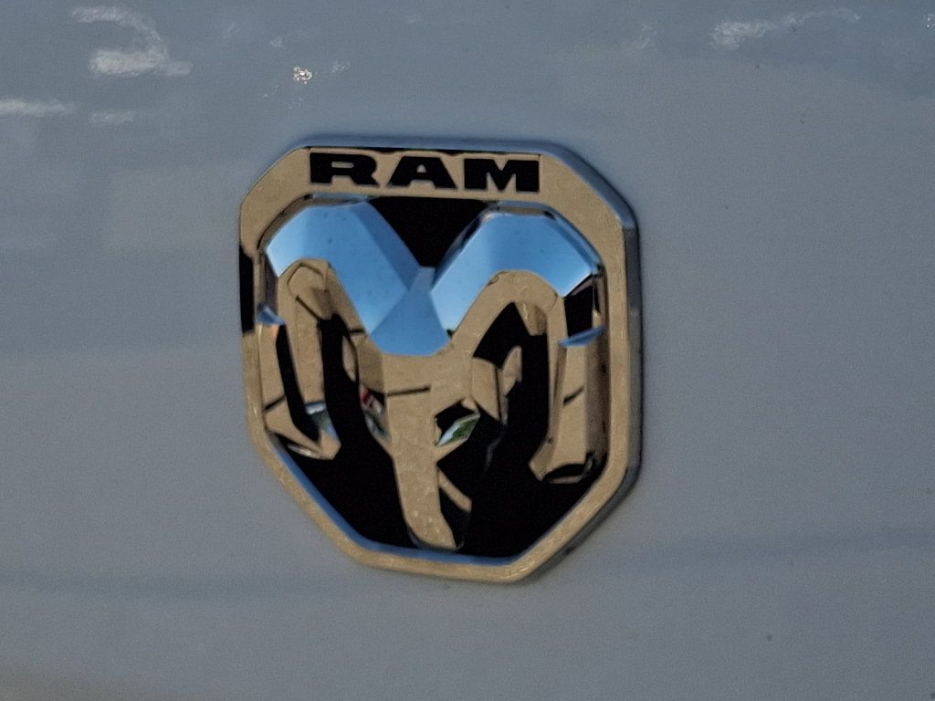 Used 2025 RAM ProMaster 2500 w/ Convenience Group FWD image 18