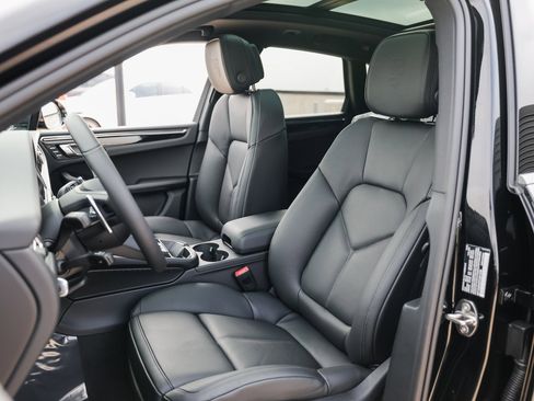 New 2026 Porsche Macan S image 5