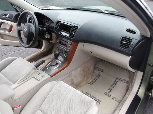 Used 2005 Subaru Outback Premium image 13