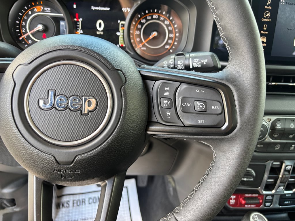 Used 2025 Jeep Wrangler Unlimited Rubicon w/ Convenience Group AWD/4WD image 20