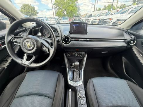 Used 2020 Toyota Yaris LE FWD image 8