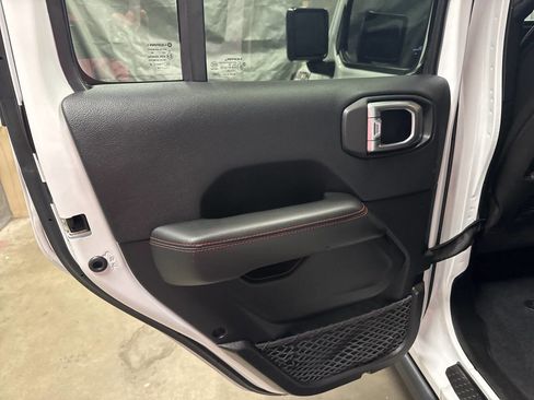 Used 2019 Jeep Wrangler Unlimited Rubicon image 17