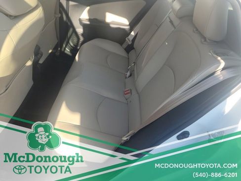 Certified 2022 Toyota Prius LE image 15