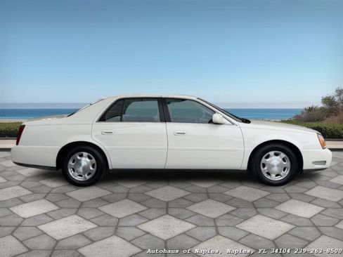 Used 2001 Cadillac De Ville w/ Comfort/Convenience Pkg image 9