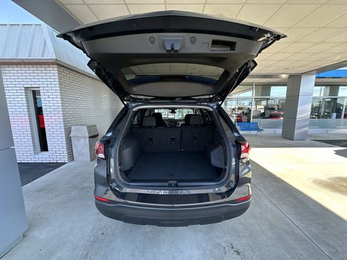 Used 2022 Chevrolet Equinox LS w/ LS Convenience Package FWD image 24