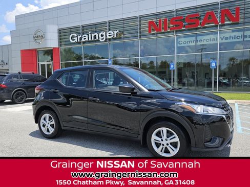 Used 2025 Nissan Kicks Play S FWD image 1