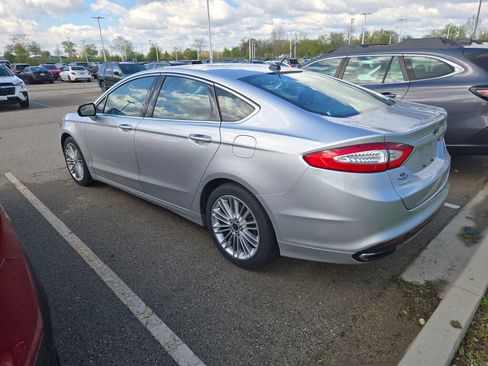 Used 2016 Ford Fusion SE w/ Equipment Group 202A AWD/4WD image 5
