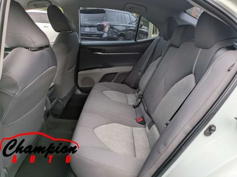 Used 2021 Toyota Camry LE FWD image 16