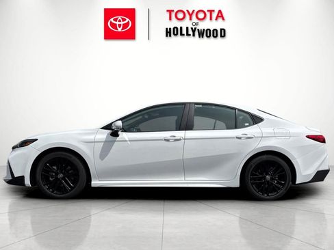 New 2026 Toyota Camry SE image 9