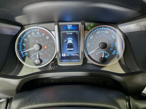 Used 2022 Toyota Tacoma SR5 RWD image 19