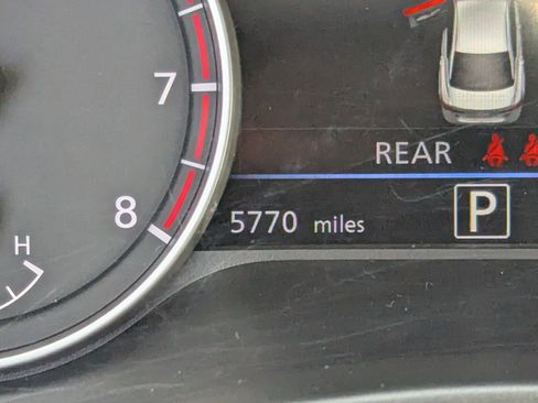 Used 2022 Nissan Sentra SV FWD image 2