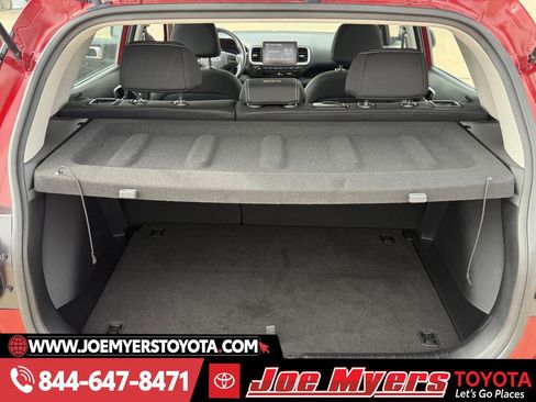 Used 2025 Hyundai Venue SEL image 29